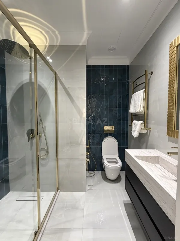 Satılır 4 otaqlı mənzil 140 m²