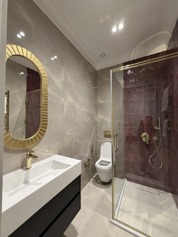 Satılır 4 otaqlı mənzil 140 m²