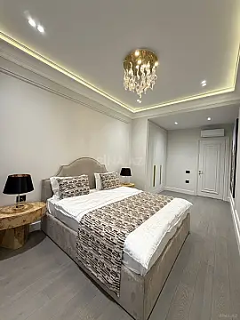 Satılır 4 otaqlı mənzil 140 m²