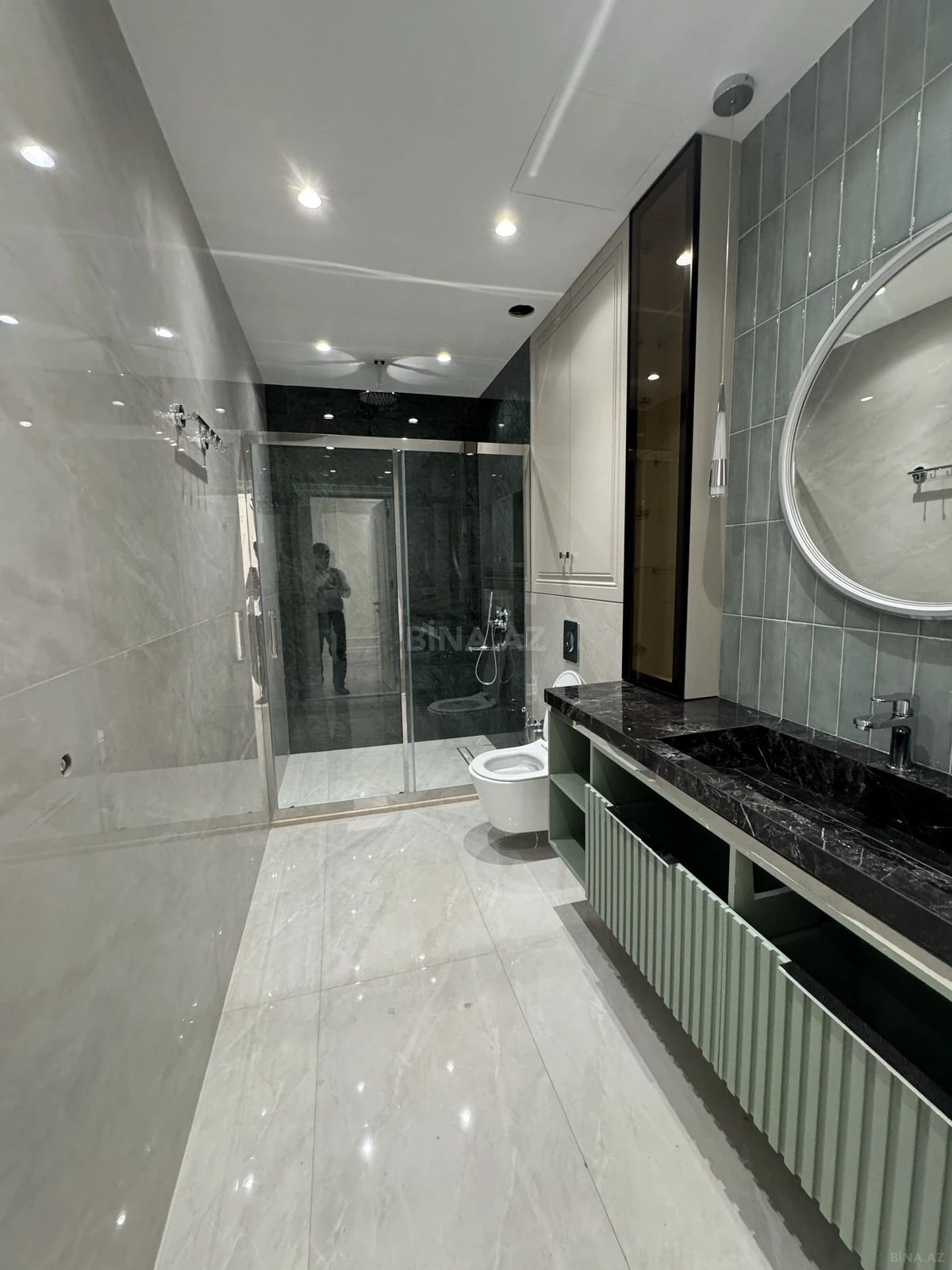 Satılır 4 otaqlı mənzil 170 m²