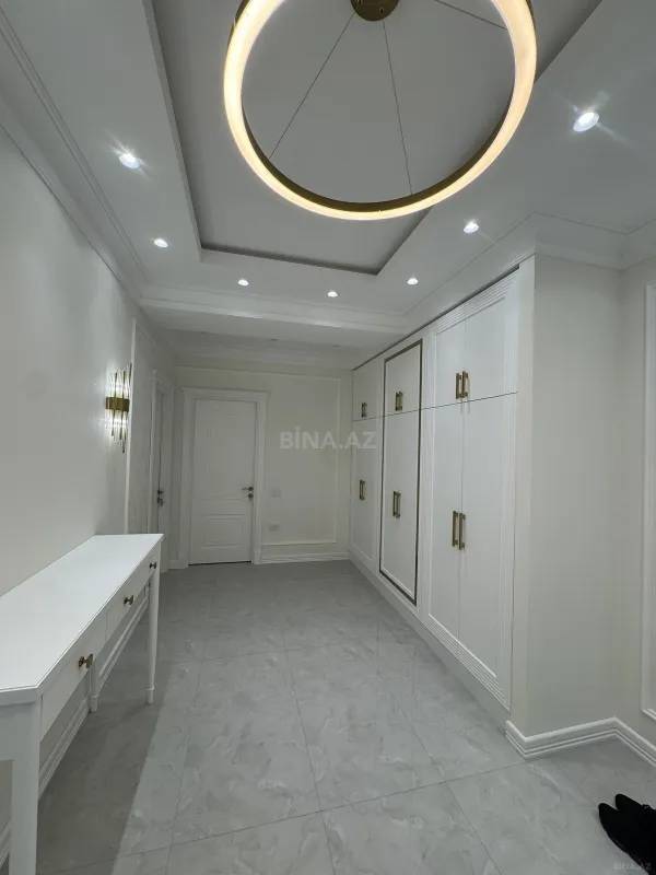 Satılır 4 otaqlı mənzil 170 m²