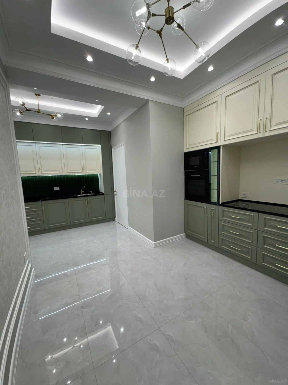 Satılır 4 otaqlı mənzil 170 m²