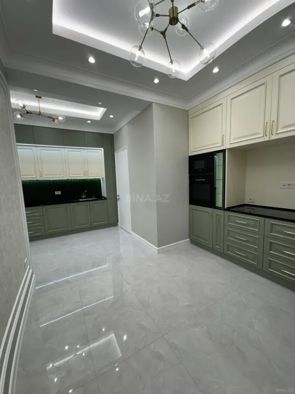 Satılır 4 otaqlı mənzil 170 m²