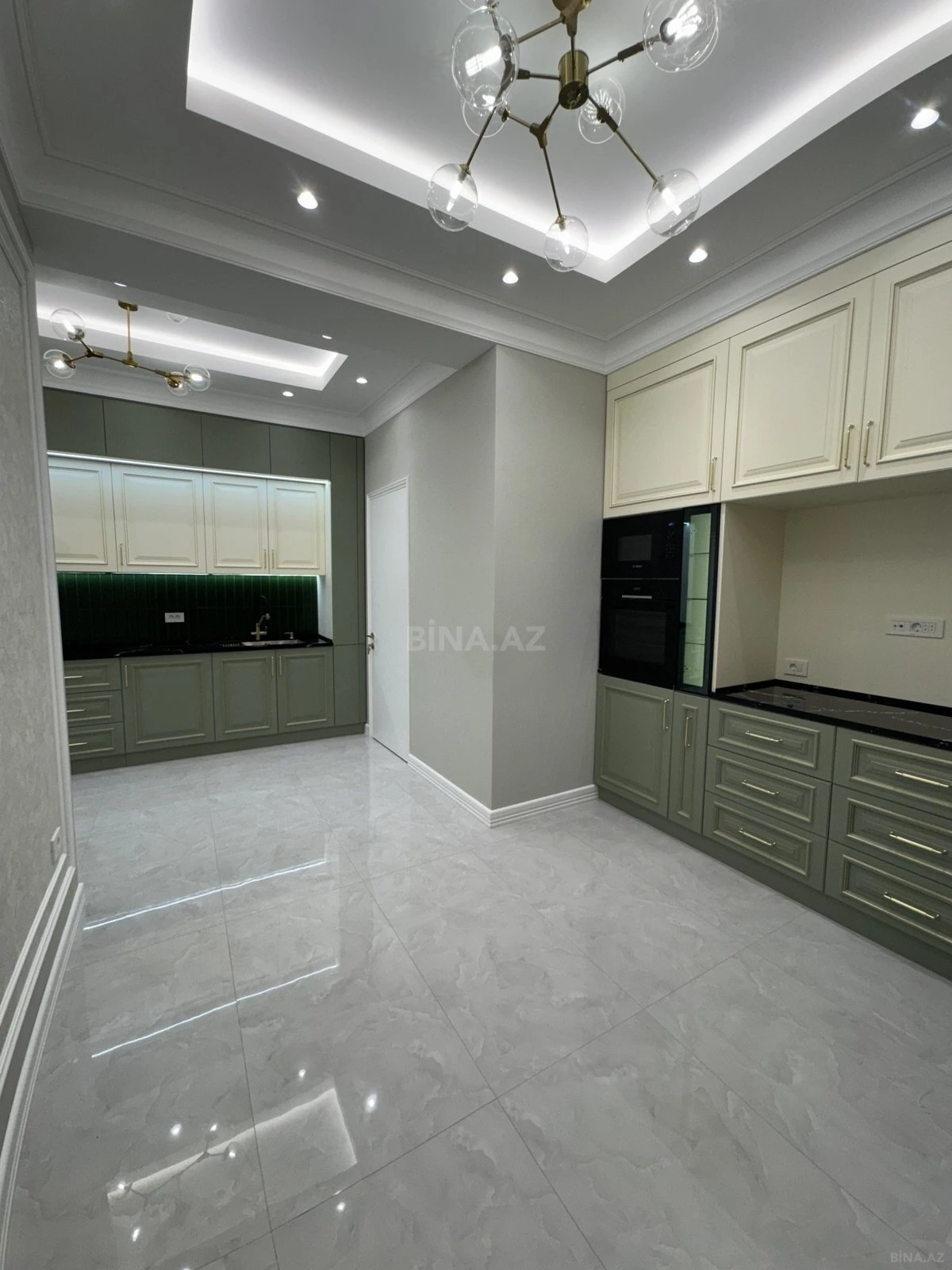 Satılır 4 otaqlı mənzil 170 m²
