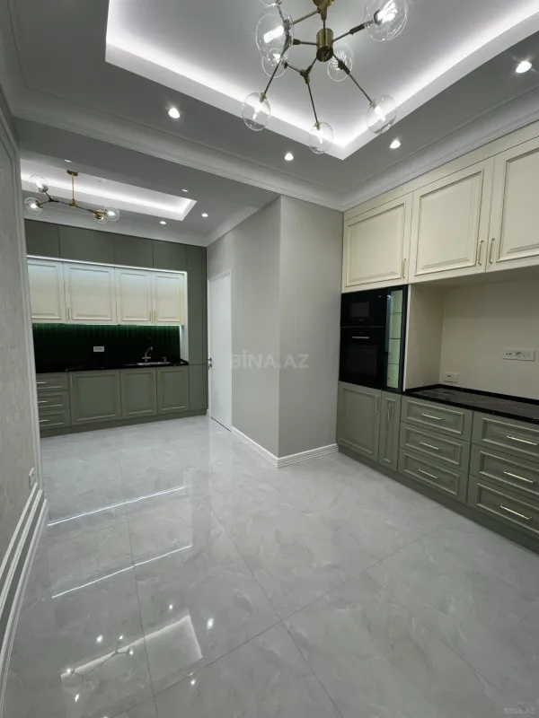 Satılır 4 otaqlı mənzil 170 m²