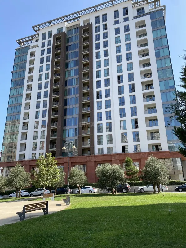 Satılır 4 otaqlı mənzil 170 m²