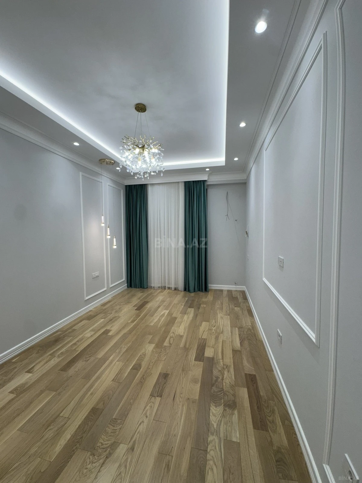 Satılır 4 otaqlı mənzil 170 m²