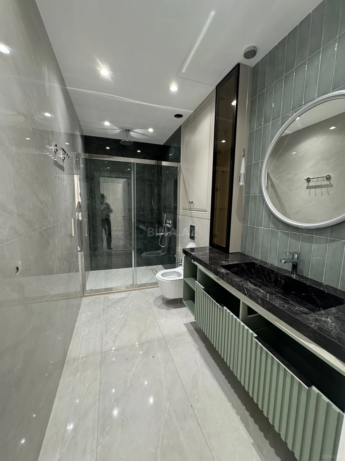 Satılır 4 otaqlı mənzil 170 m²