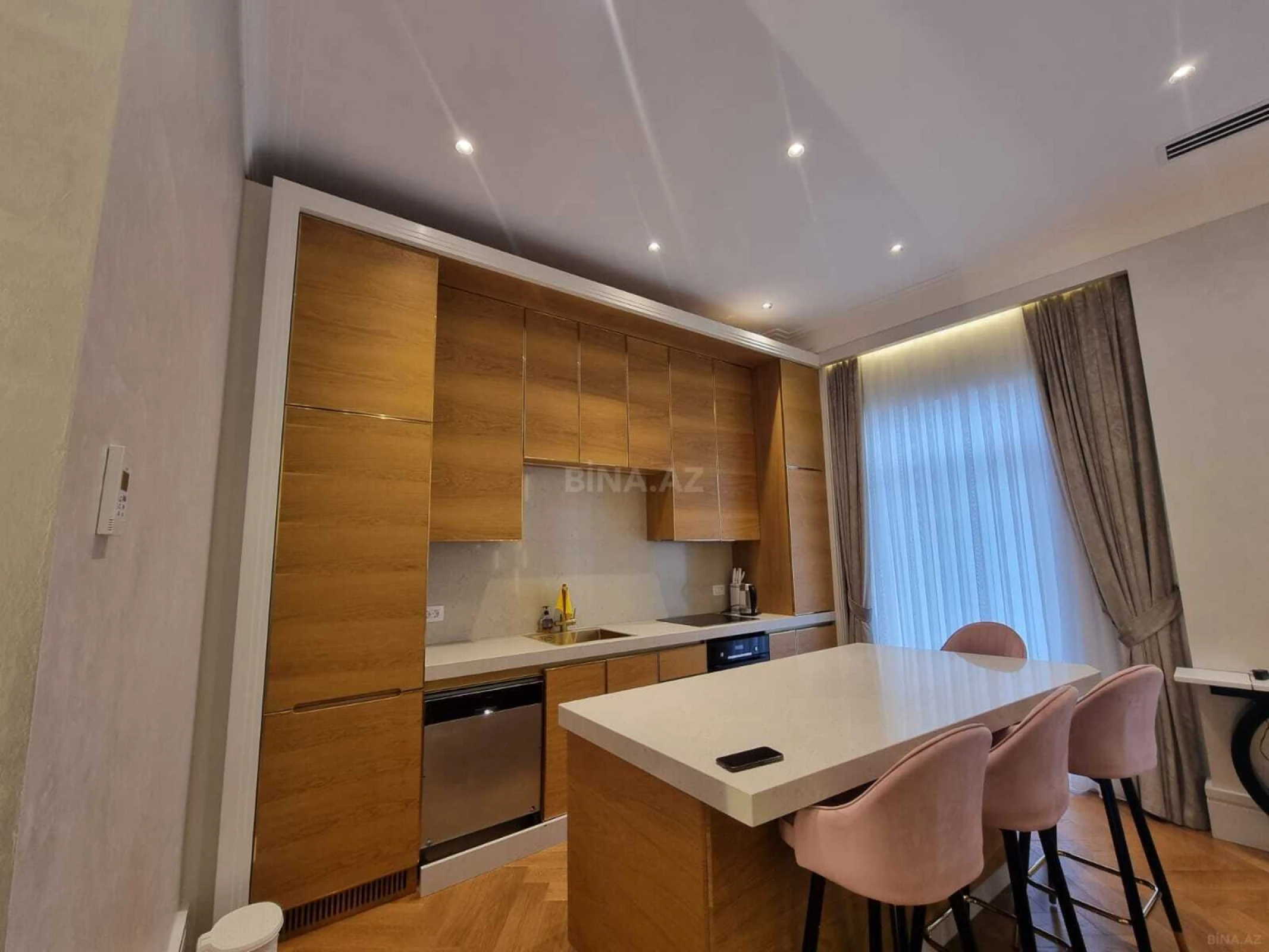 Kirayə verilir 3 otaqlı mənzil 120 m²