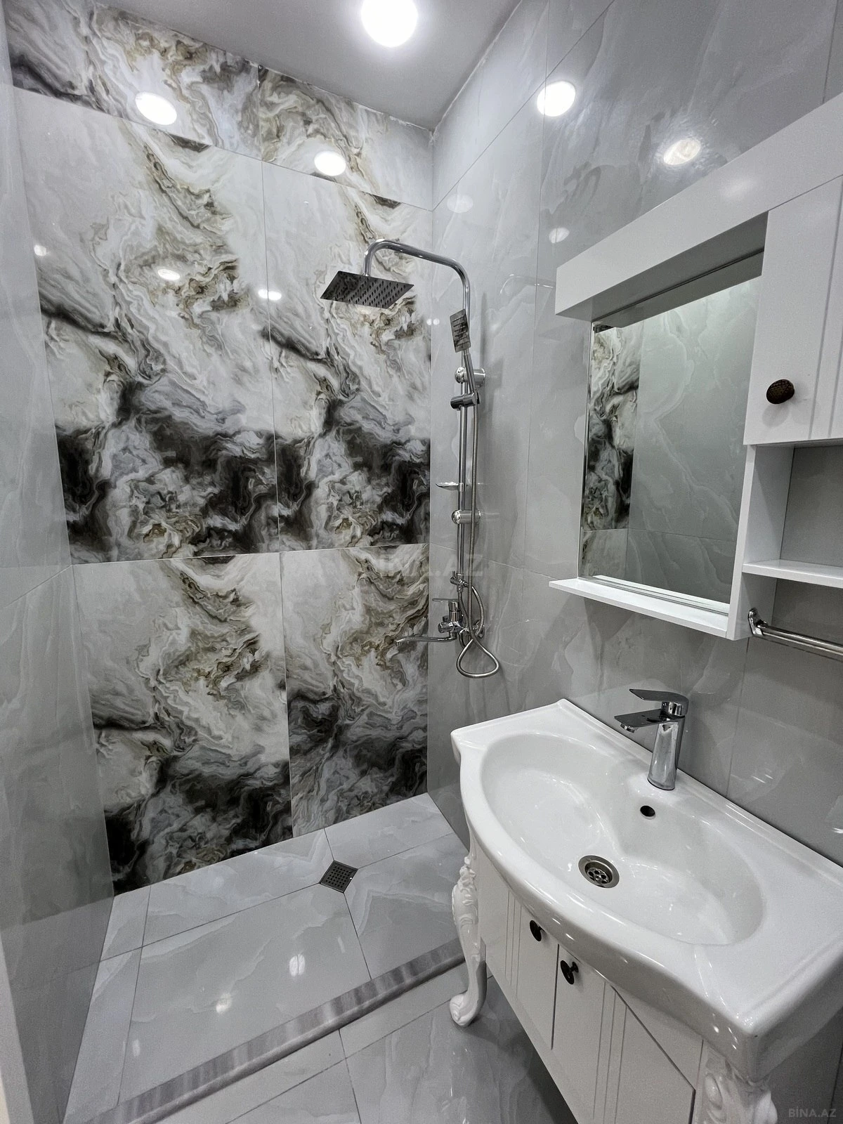 Satılır 2 otaqlı mənzil 59 m²