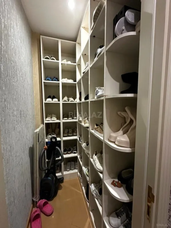 Satılır 3 otaqlı mənzil 150 m²