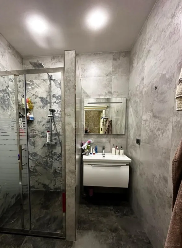 Satılır 3 otaqlı mənzil 150 m²