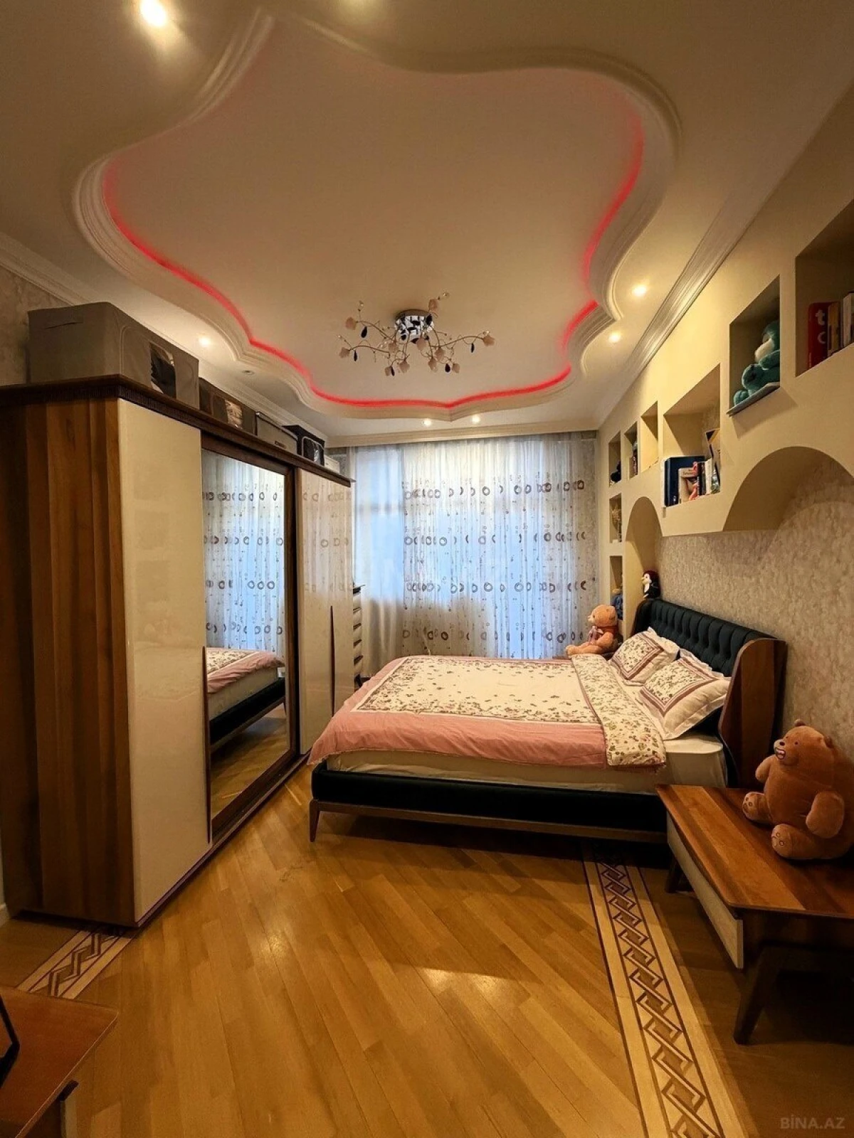 Satılır 3 otaqlı mənzil 150 m²