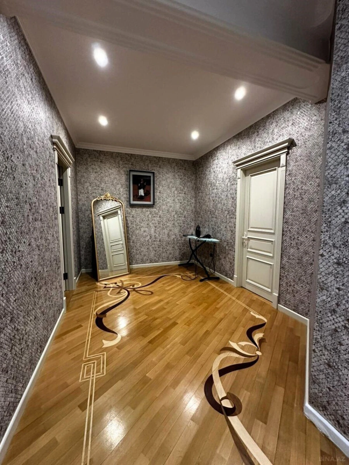 Satılır 3 otaqlı mənzil 150 m²