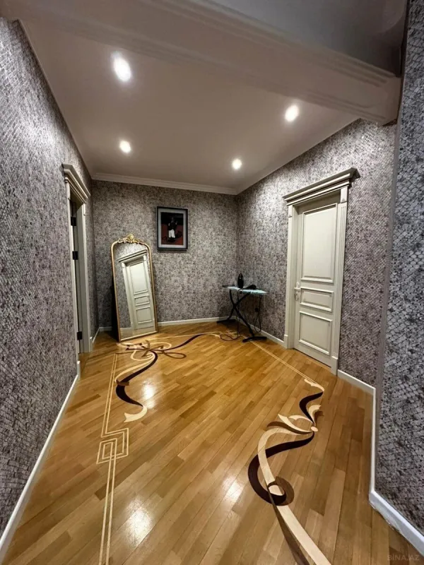 Satılır 3 otaqlı mənzil 150 m²