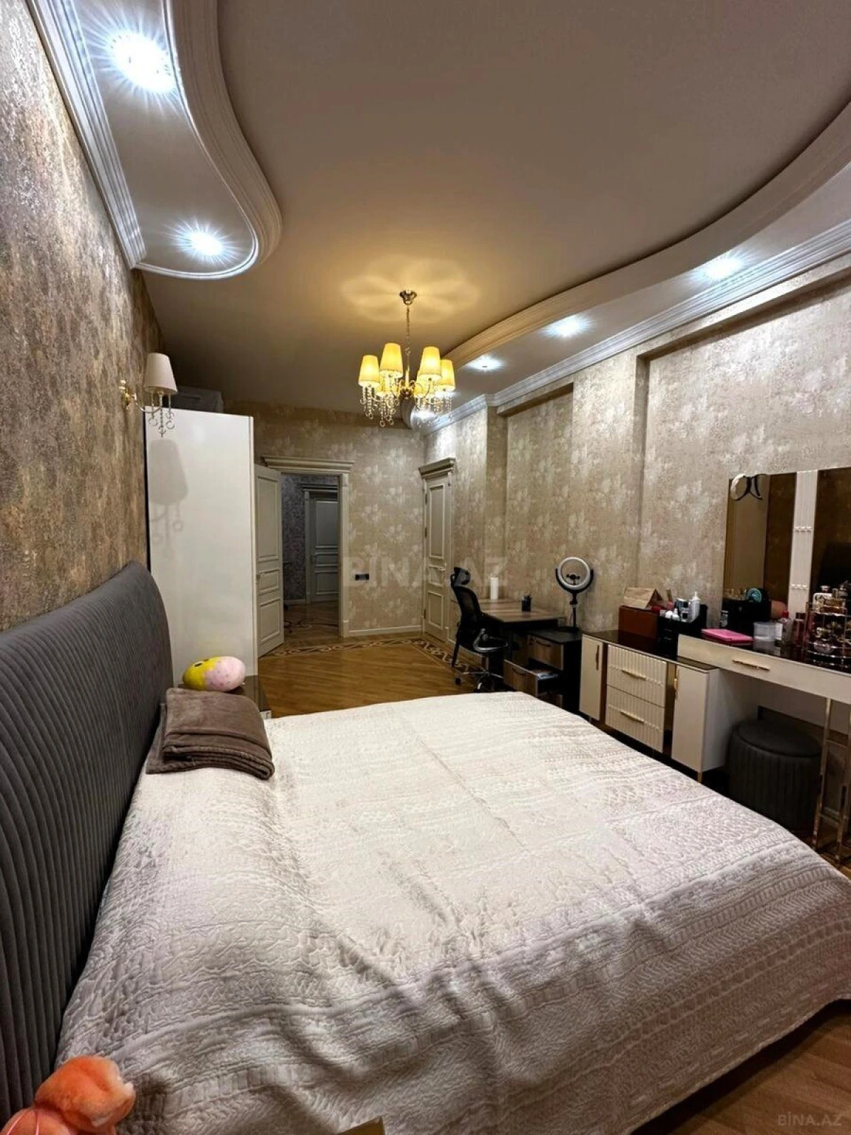 Satılır 3 otaqlı mənzil 150 m²