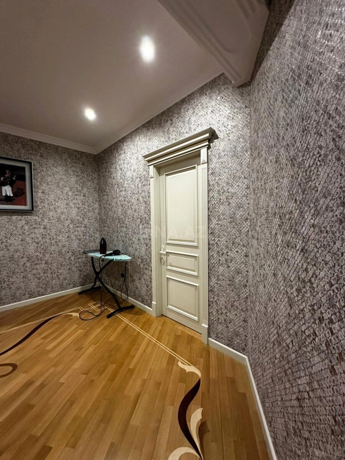 Satılır 3 otaqlı mənzil 150 m²