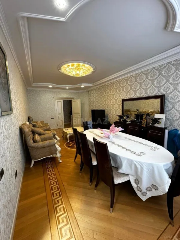 Satılır 3 otaqlı mənzil 150 m²