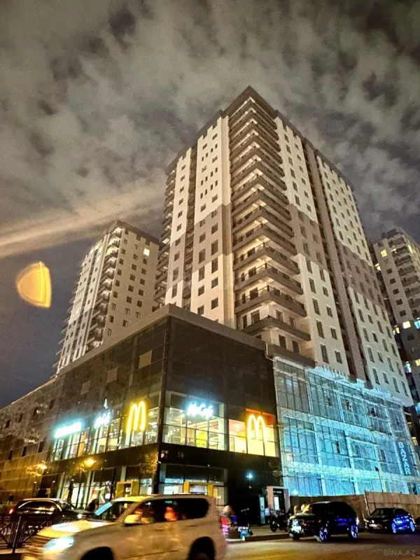 Satılır 3 otaqlı mənzil 129 m²