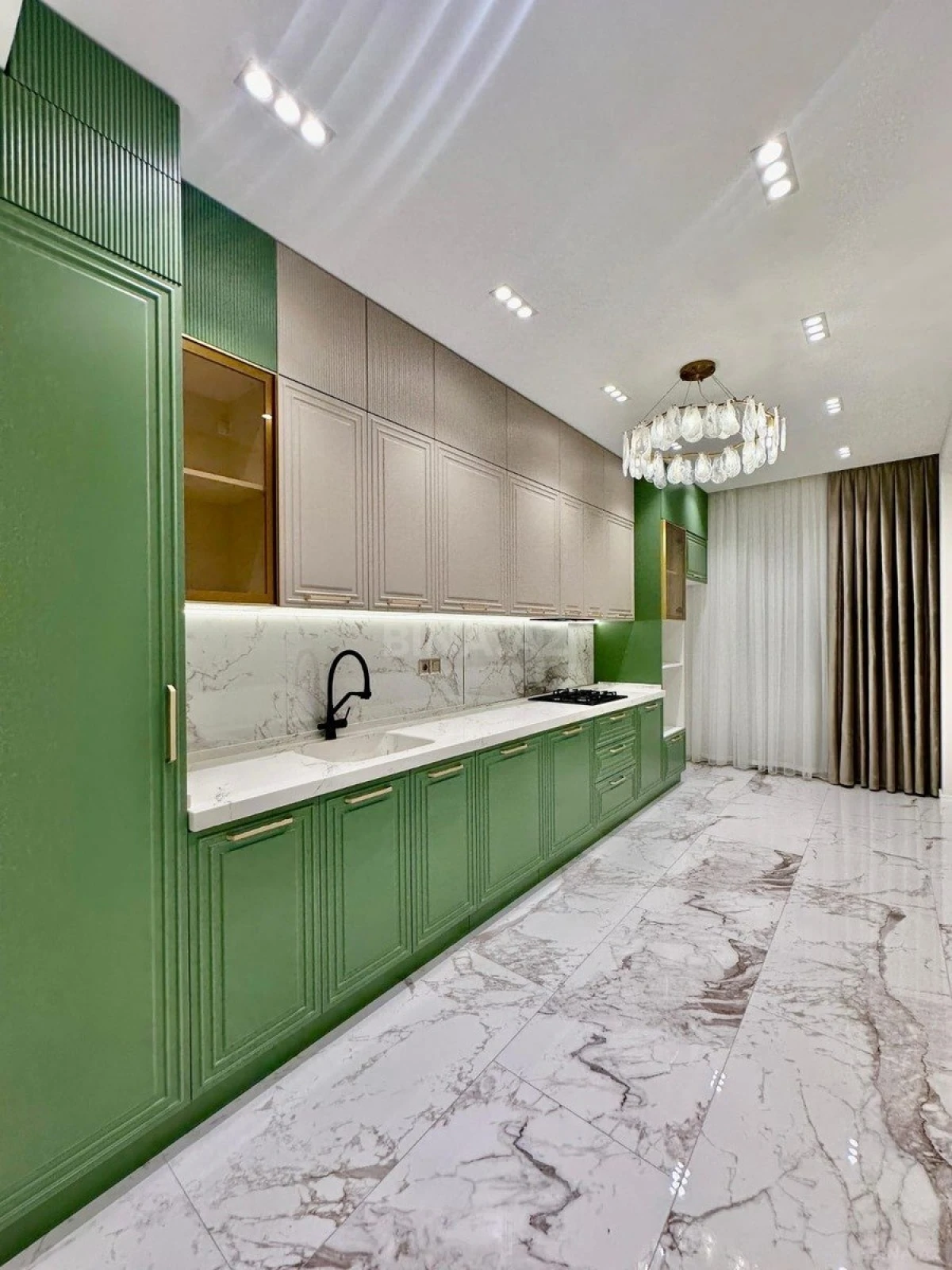 Satılır 3 otaqlı mənzil 129 m²
