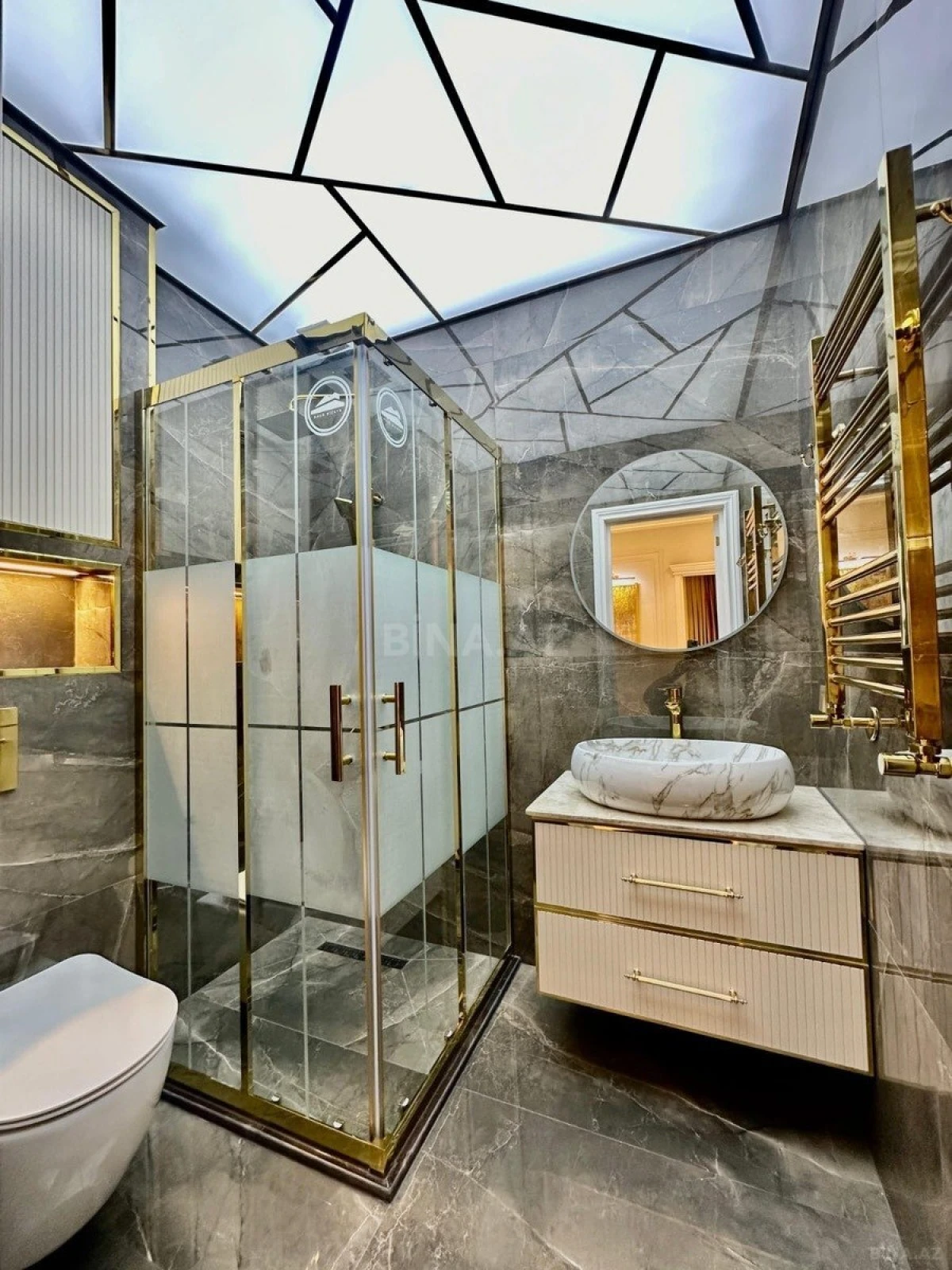 Satılır 3 otaqlı mənzil 129 m²