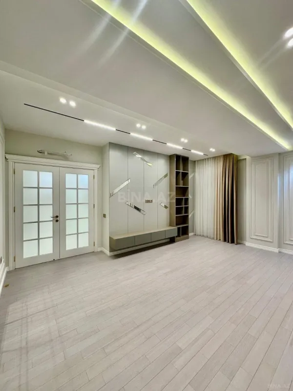 Satılır 3 otaqlı mənzil 129 m²