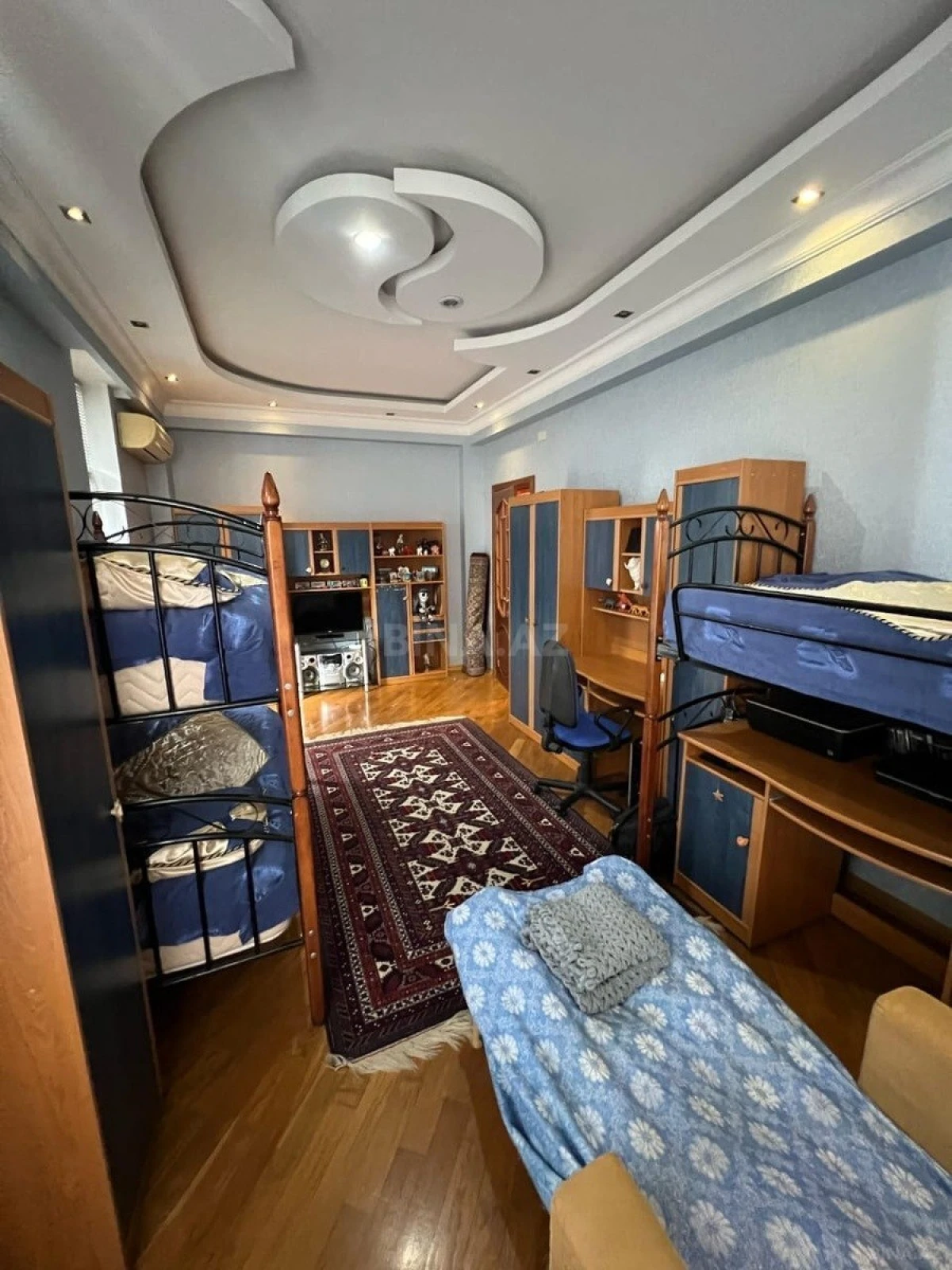 Satılır 3 otaqlı mənzil 167 m²