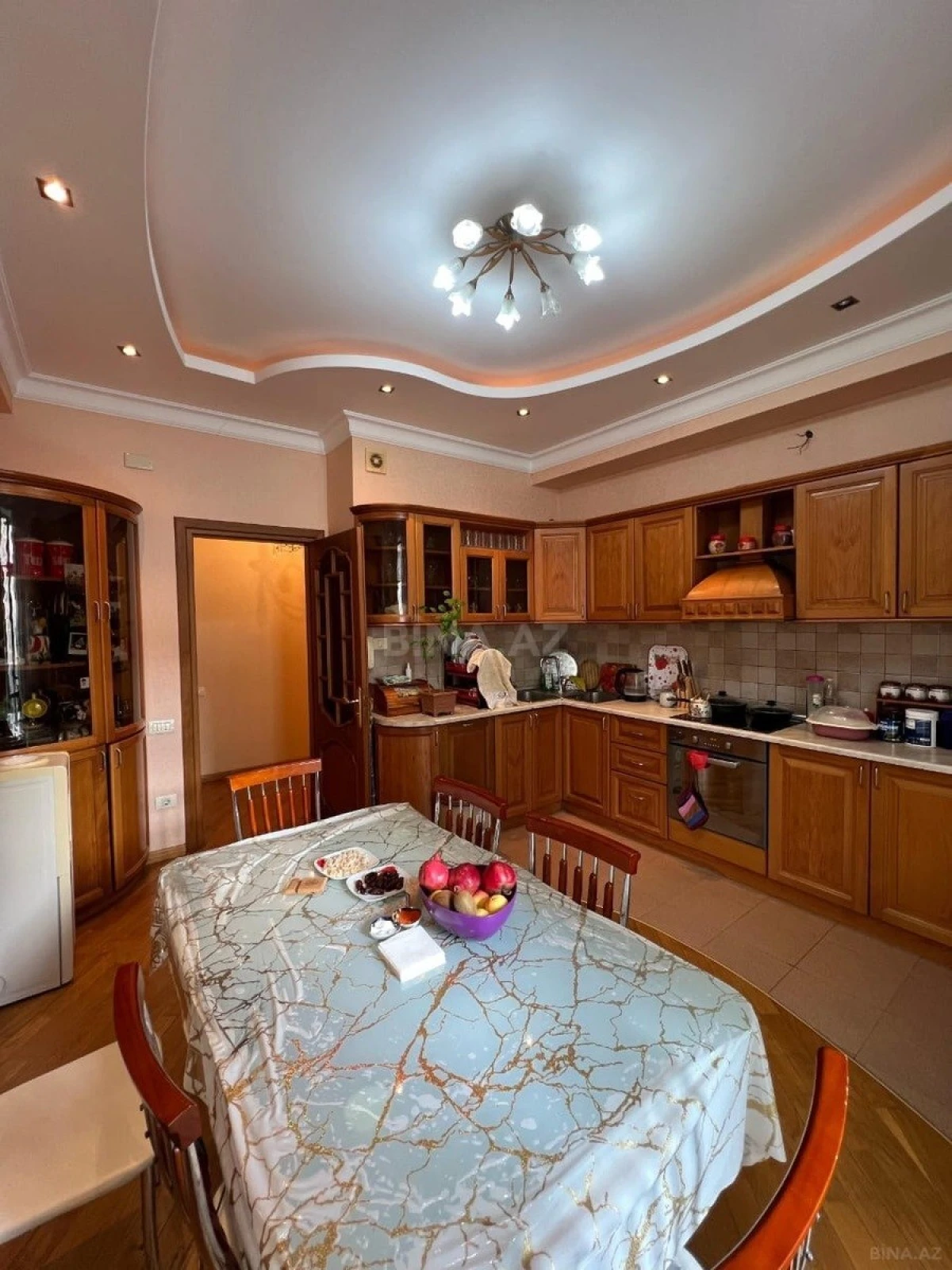 Satılır 3 otaqlı mənzil 167 m²