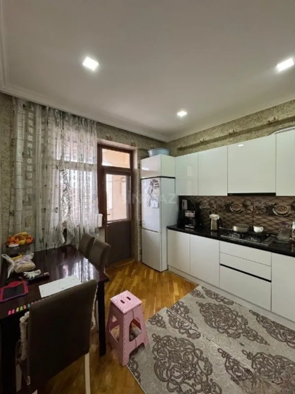 Satılır 2 otaqlı mənzil 65 m²