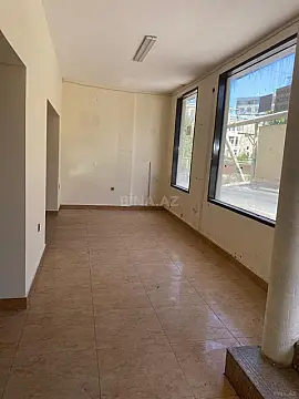 Kirayə verilir obyekt 180 m²