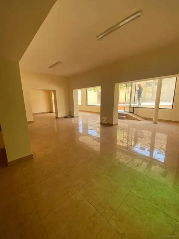 Kirayə verilir obyekt 180 m²