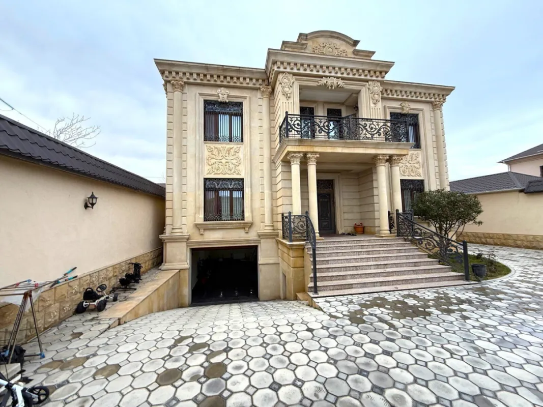 Satılır 8 otaqlı həyət evi 550 m²