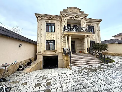 Satılır 8 otaqlı həyət evi 550 m²