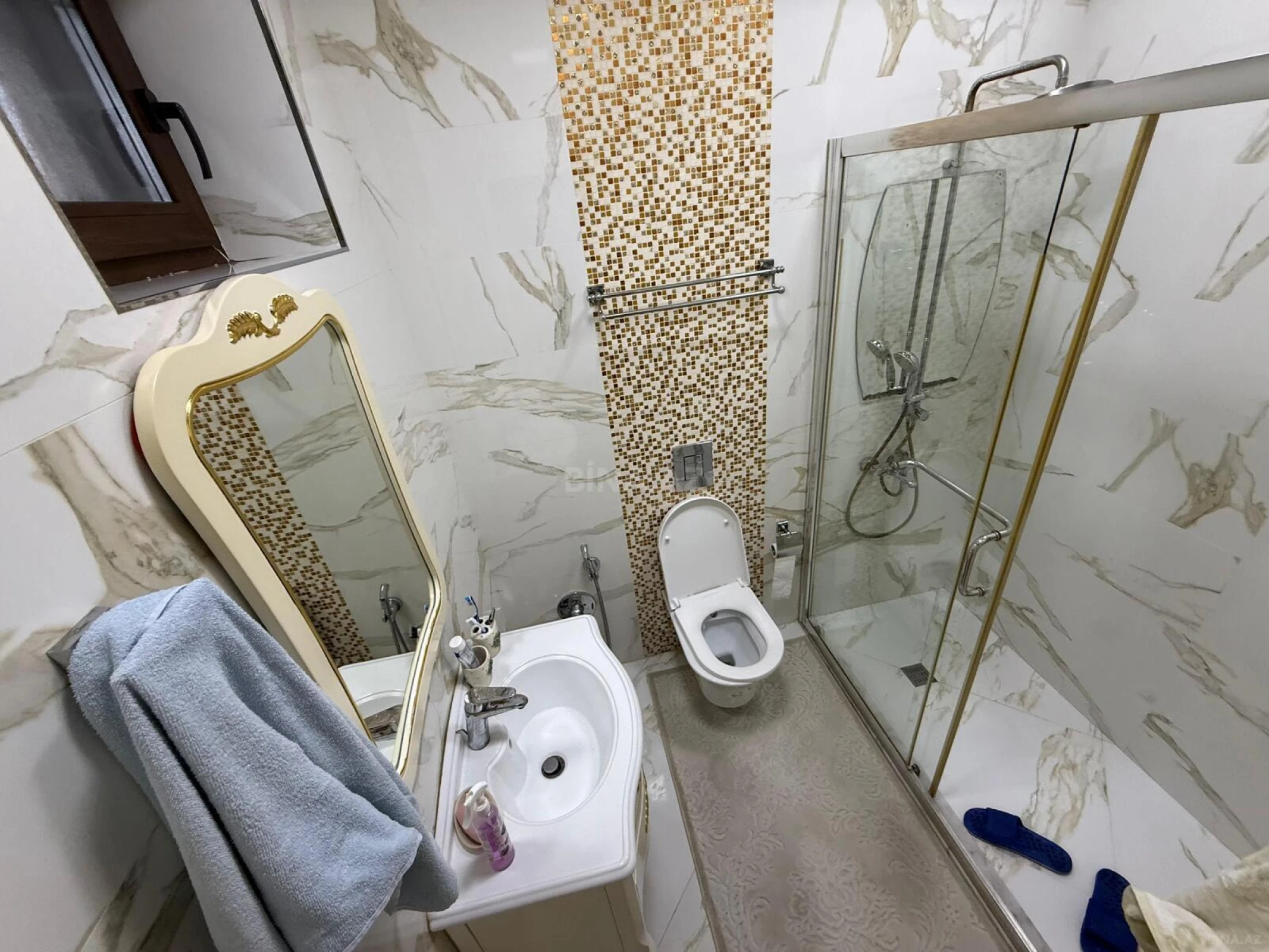 Satılır 8 otaqlı həyət evi 550 m²