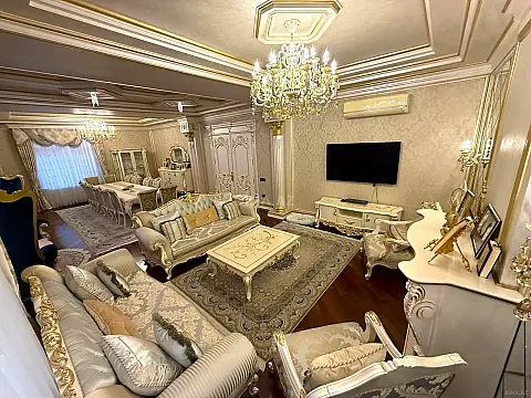 Satılır 8 otaqlı həyət evi 550 m²