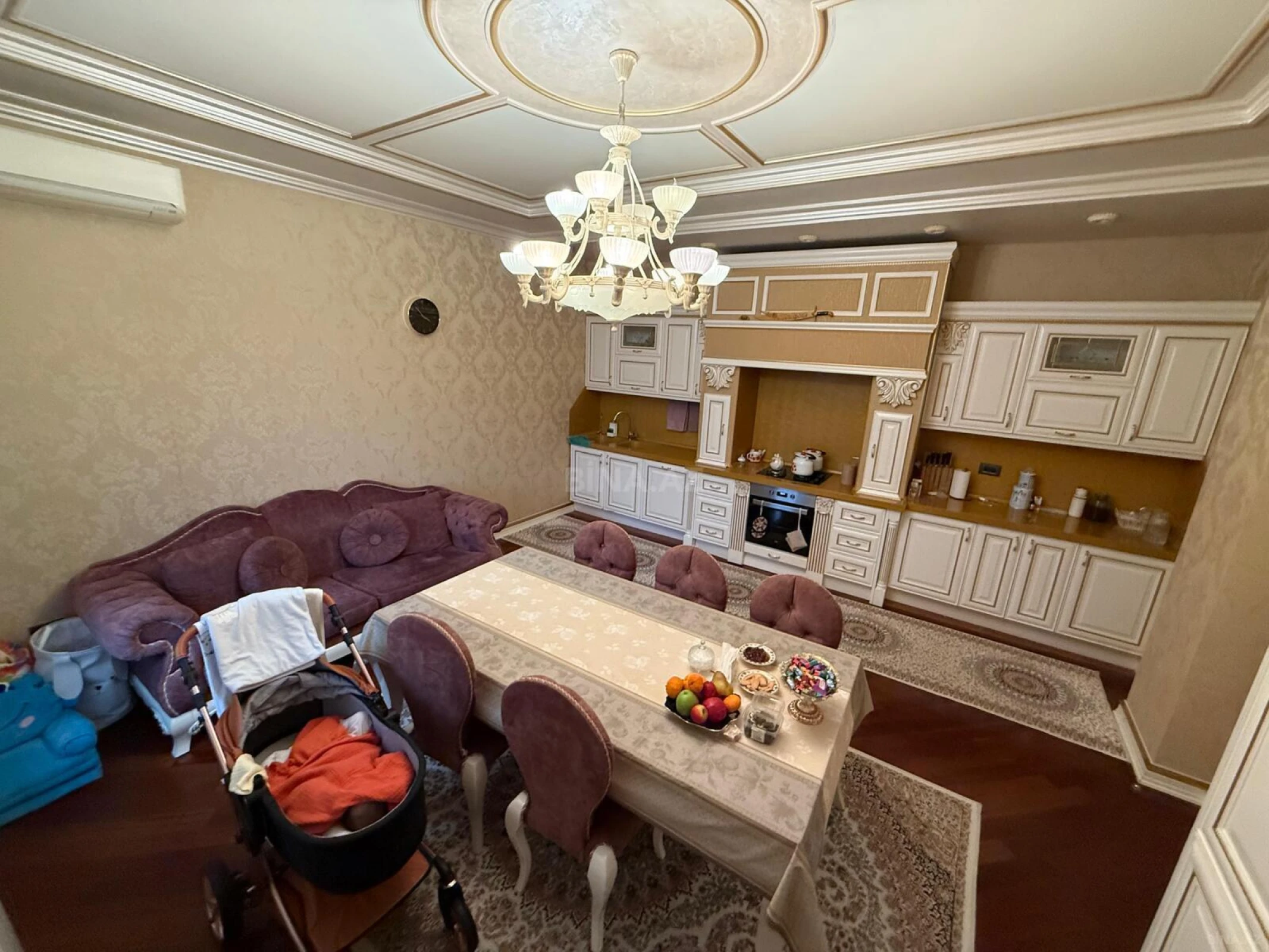 Satılır 8 otaqlı həyət evi 550 m²