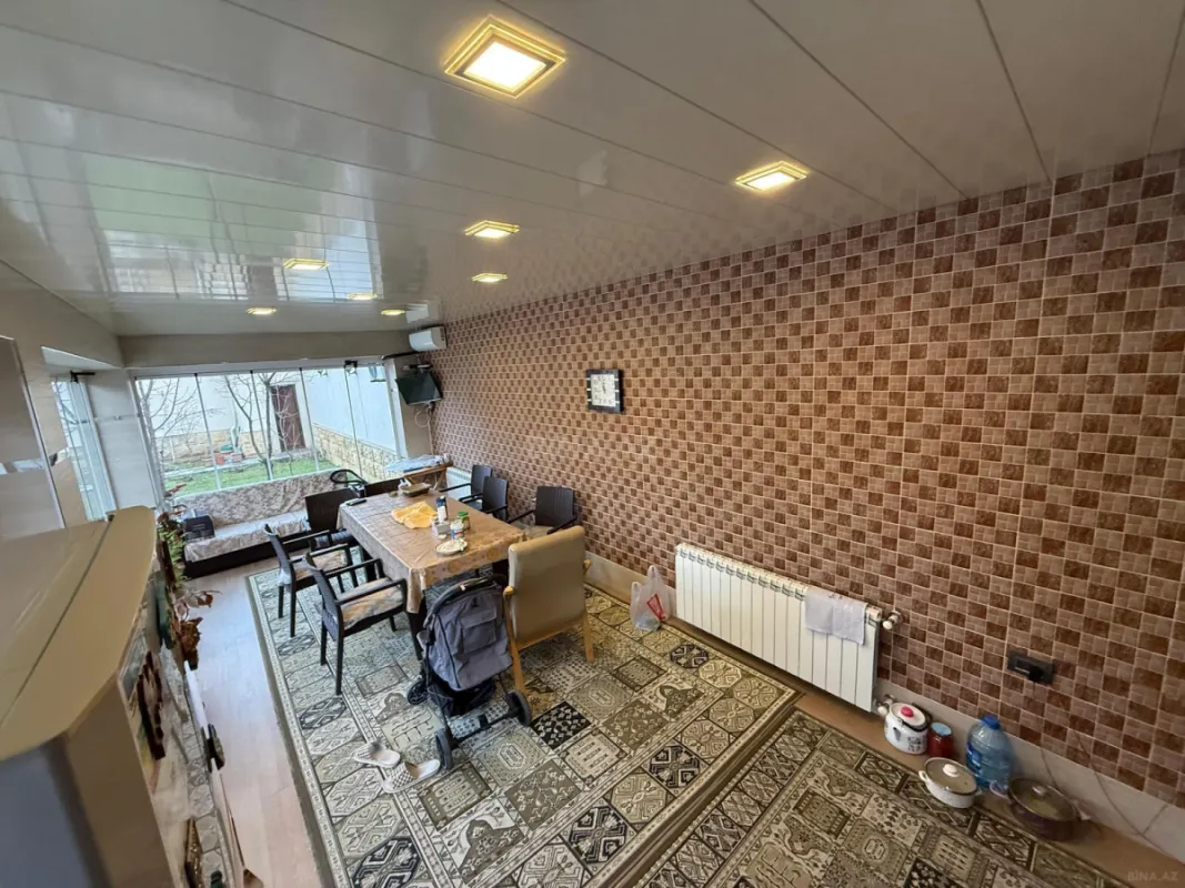 Satılır 8 otaqlı həyət evi 550 m²