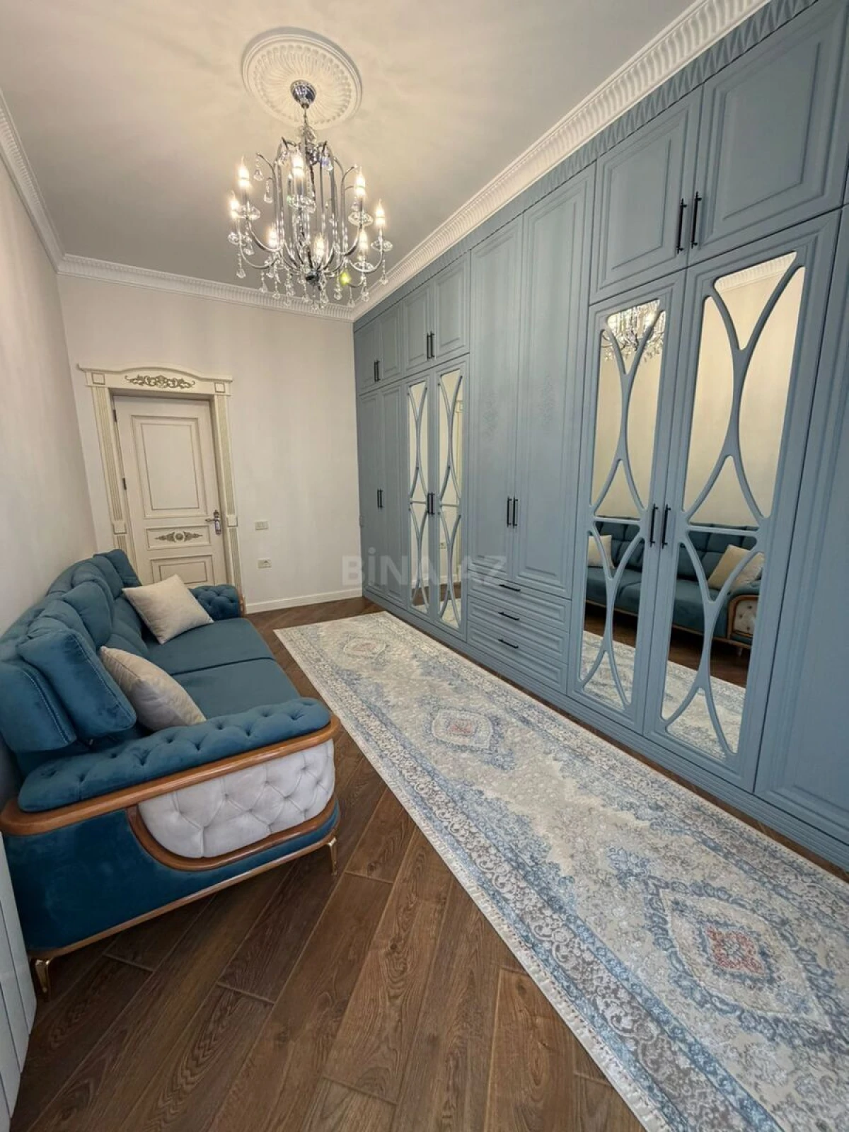 Satılır 4 otaqlı mənzil 165 m²