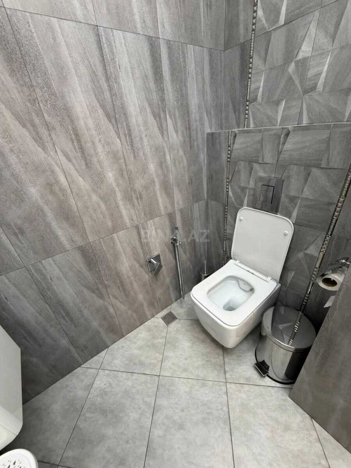 Satılır 4 otaqlı mənzil 165 m²