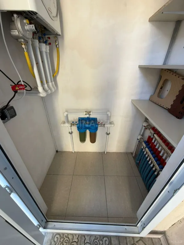 Satılır 4 otaqlı mənzil 165 m²