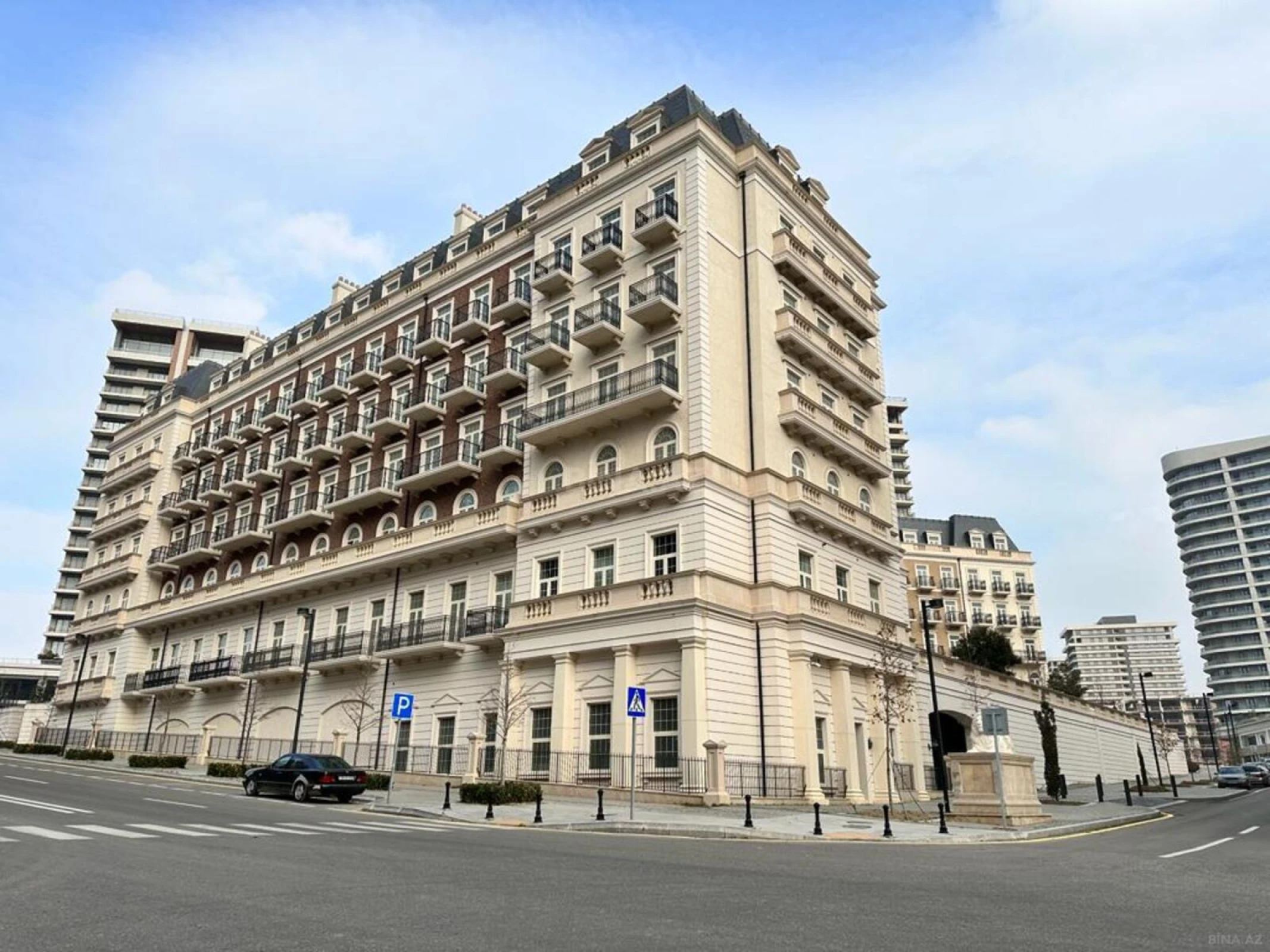 Satılır 4 otaqlı mənzil 165 m²