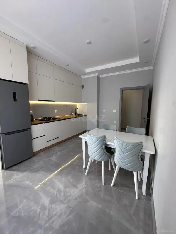 Kirayə verilir 2 otaqlı mənzil 77 m²