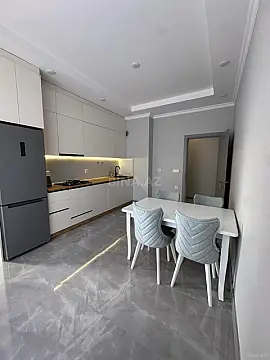 Kirayə verilir 2 otaqlı mənzil 77 m²