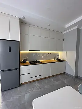 Kirayə verilir 2 otaqlı mənzil 77 m²