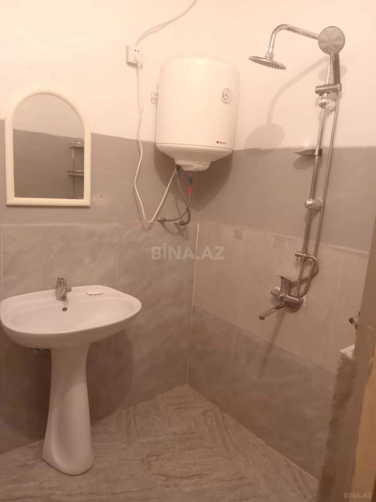 Kirayə verilir 2 otaqlı mənzil 60 m²