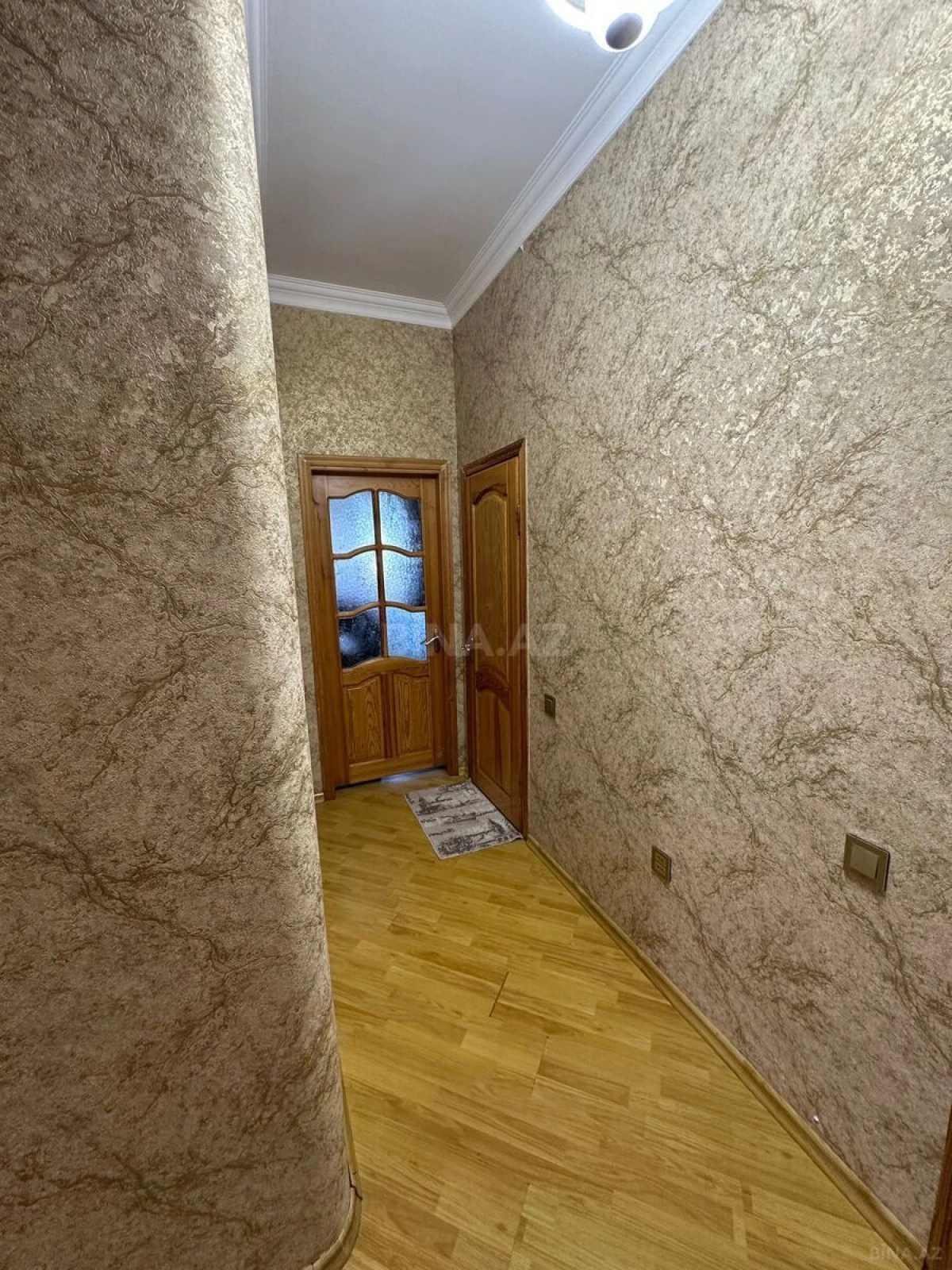 Satılır 4 otaqlı mənzil 130 m²