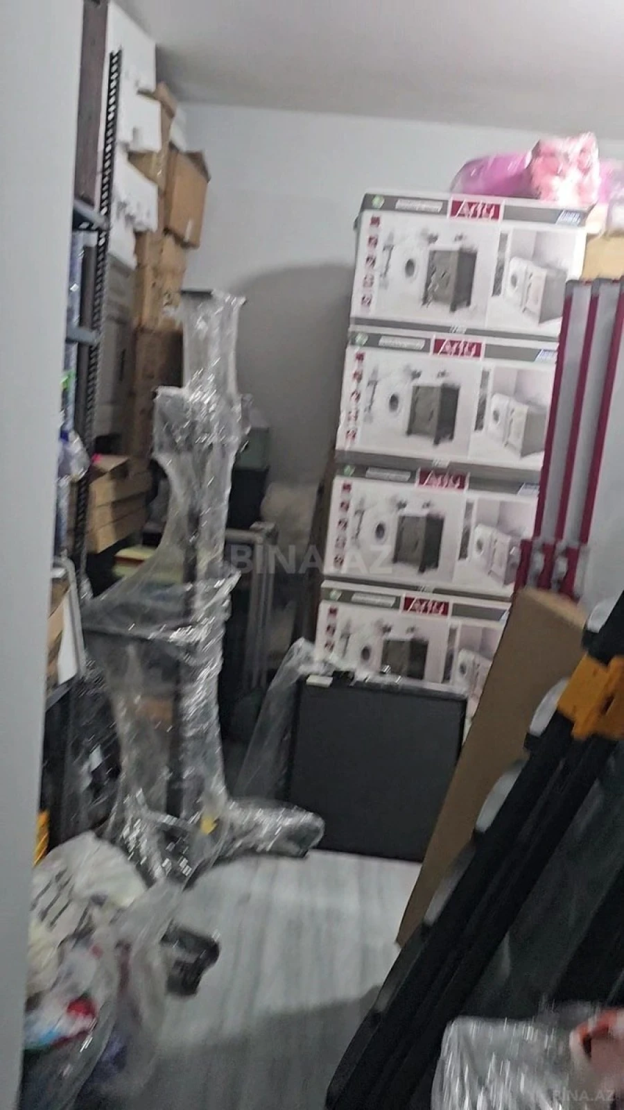 Satılır obyekt 557 m²