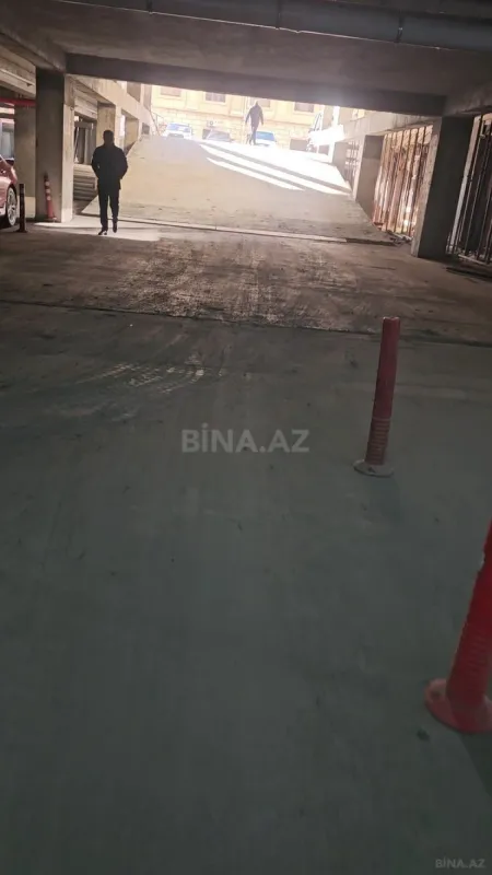 Satılır obyekt 557 m²