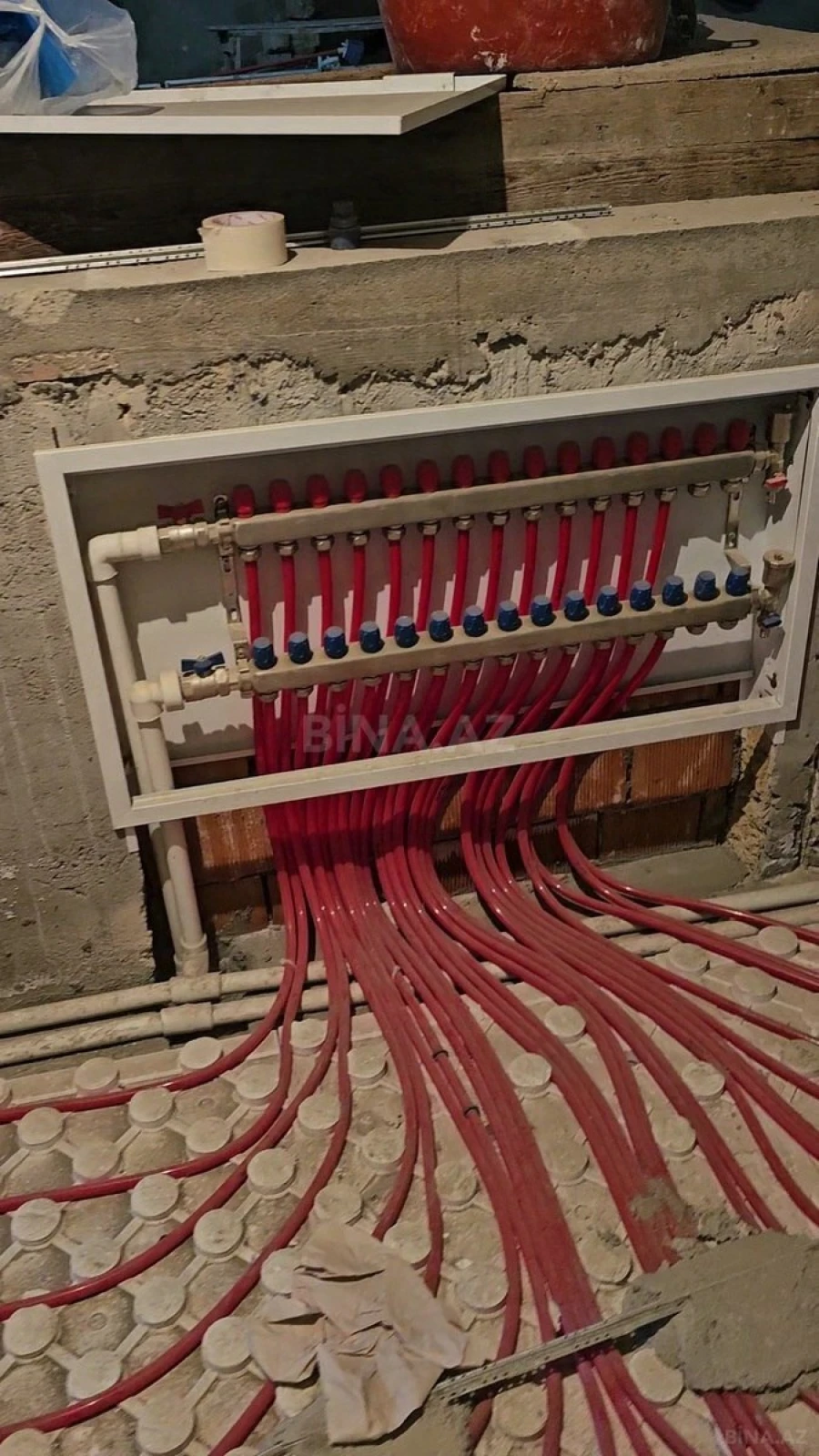 Satılır obyekt 557 m²