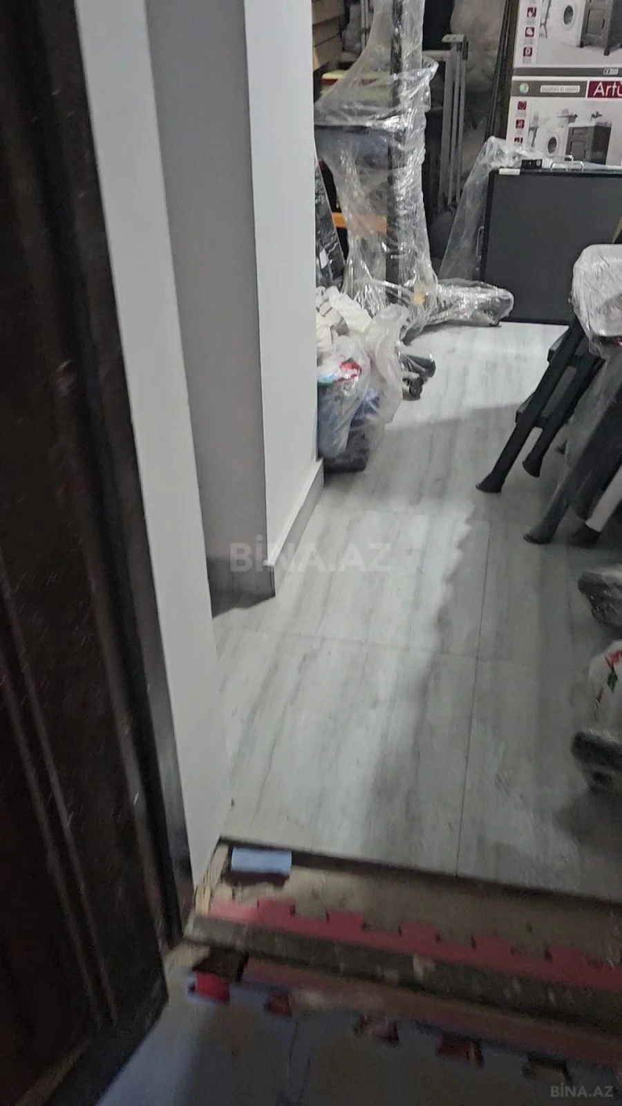 Satılır obyekt 557 m²